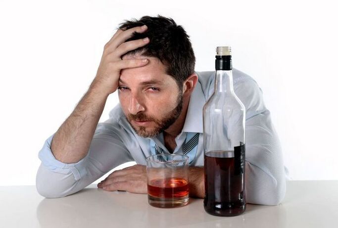 The man is addicted to alcohol and how to drink alcohol