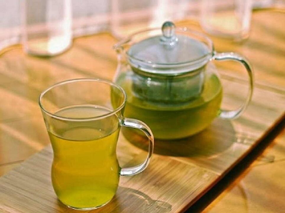 Mugwort decoction for women to quit drinking alcohol